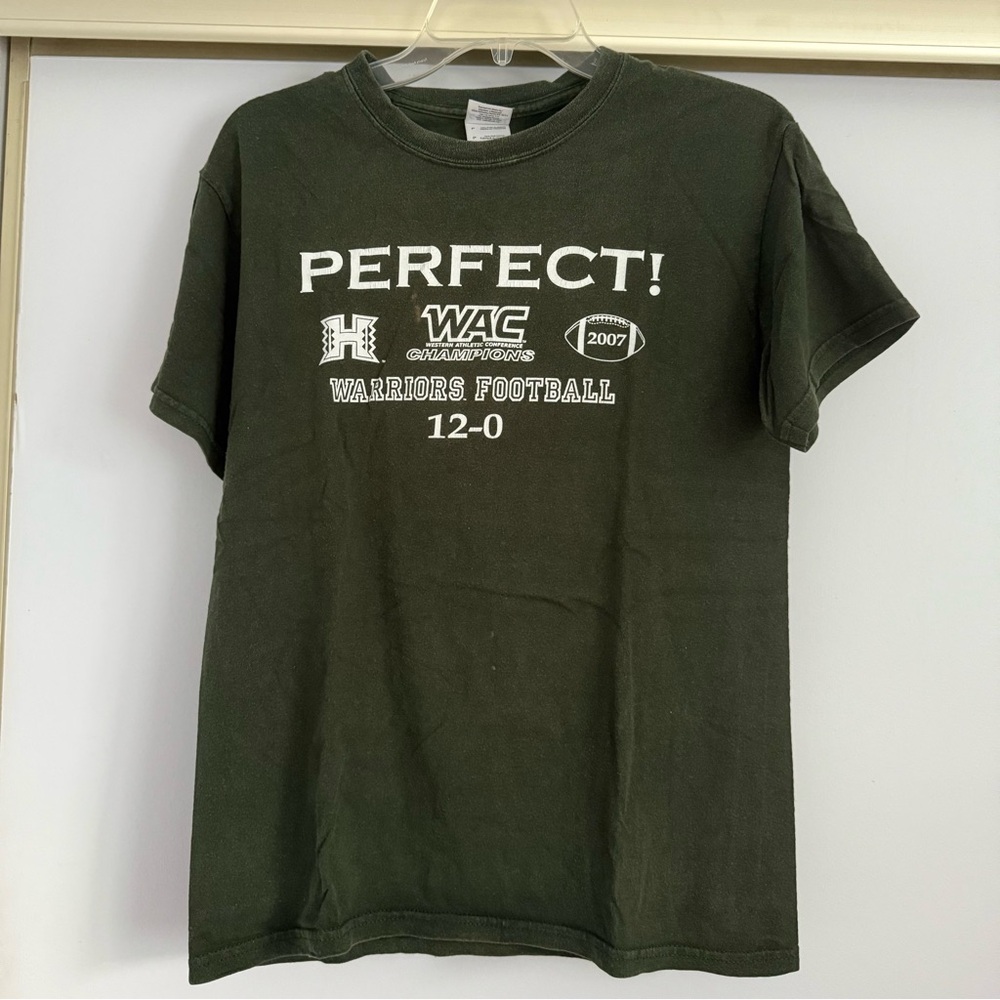 Vintage University of Hawaii Football T-Shirt